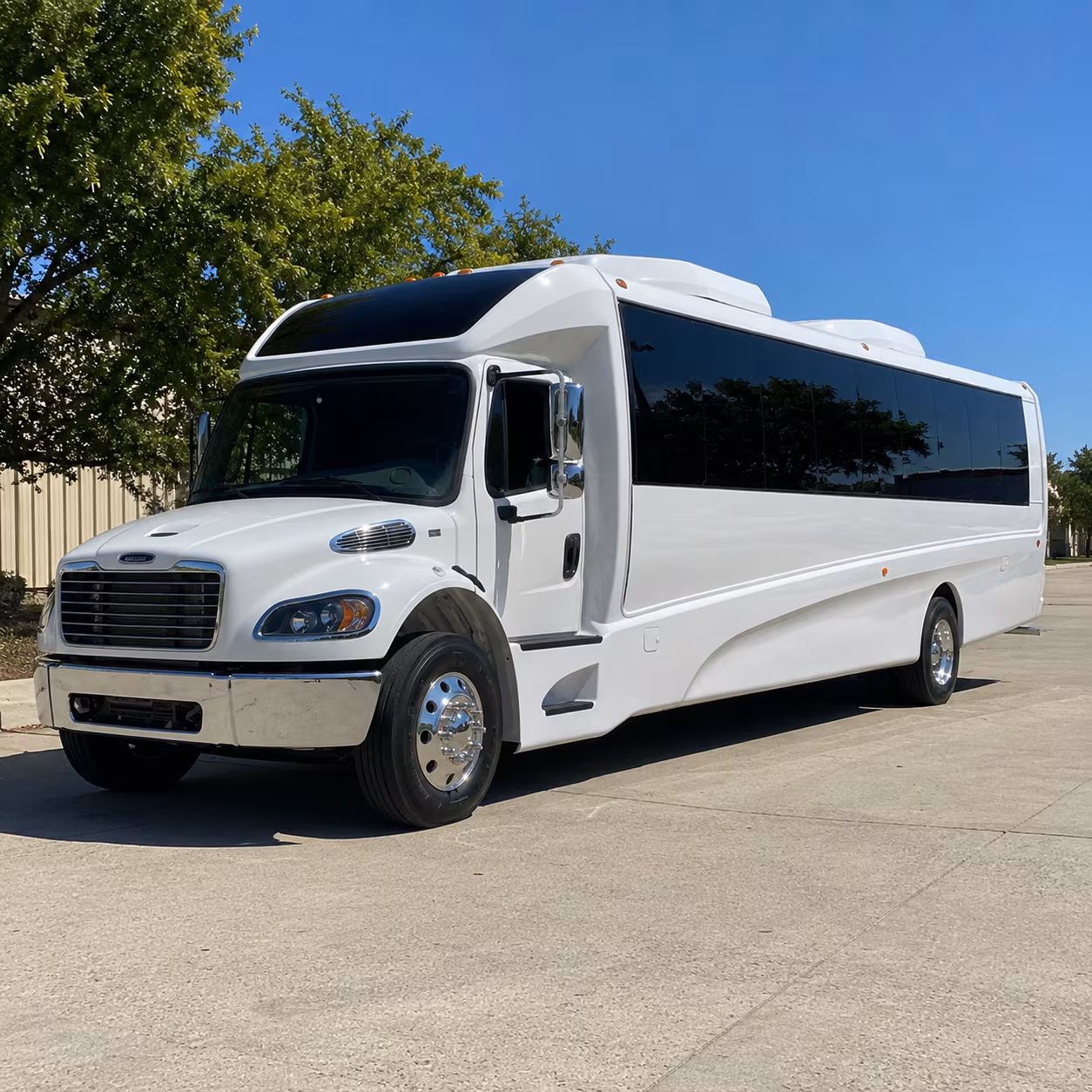 erie 35 passenger minibus